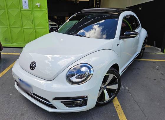 VOLKSWAGEN FUSCA 2.0 TSI 16V R-LINE GASOLINA 2P AUTOMÁTICO VOLKSWAGEN FUSCA 2.0 TSI 16V R-LINE GASOLINA 2P AUTOMÁTICO